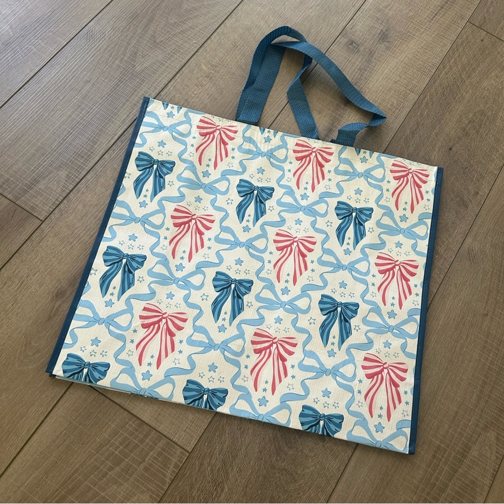 Homegoods TJMaxx Marshalls Patriotic American Flag Bow Shopper Tote Bag NWOT
